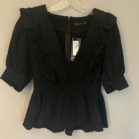 Nasty Gal Tops - Nasty Gal Smock Detail Ruffle Blouse Color Black Size 6.